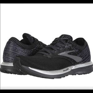 Brooks Ricochet black/silver running shoe